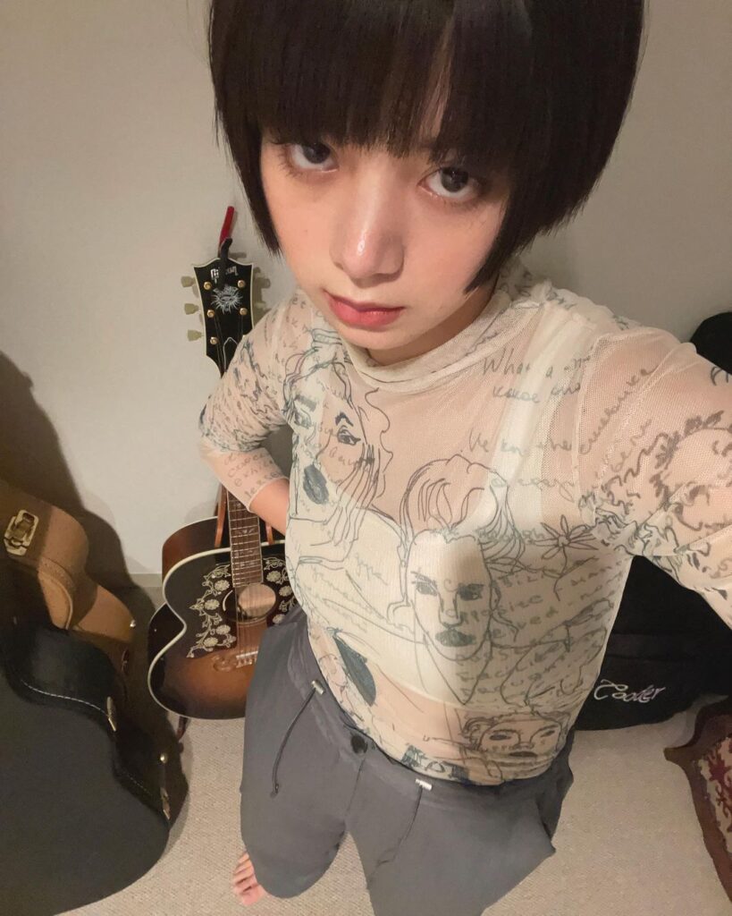 女性